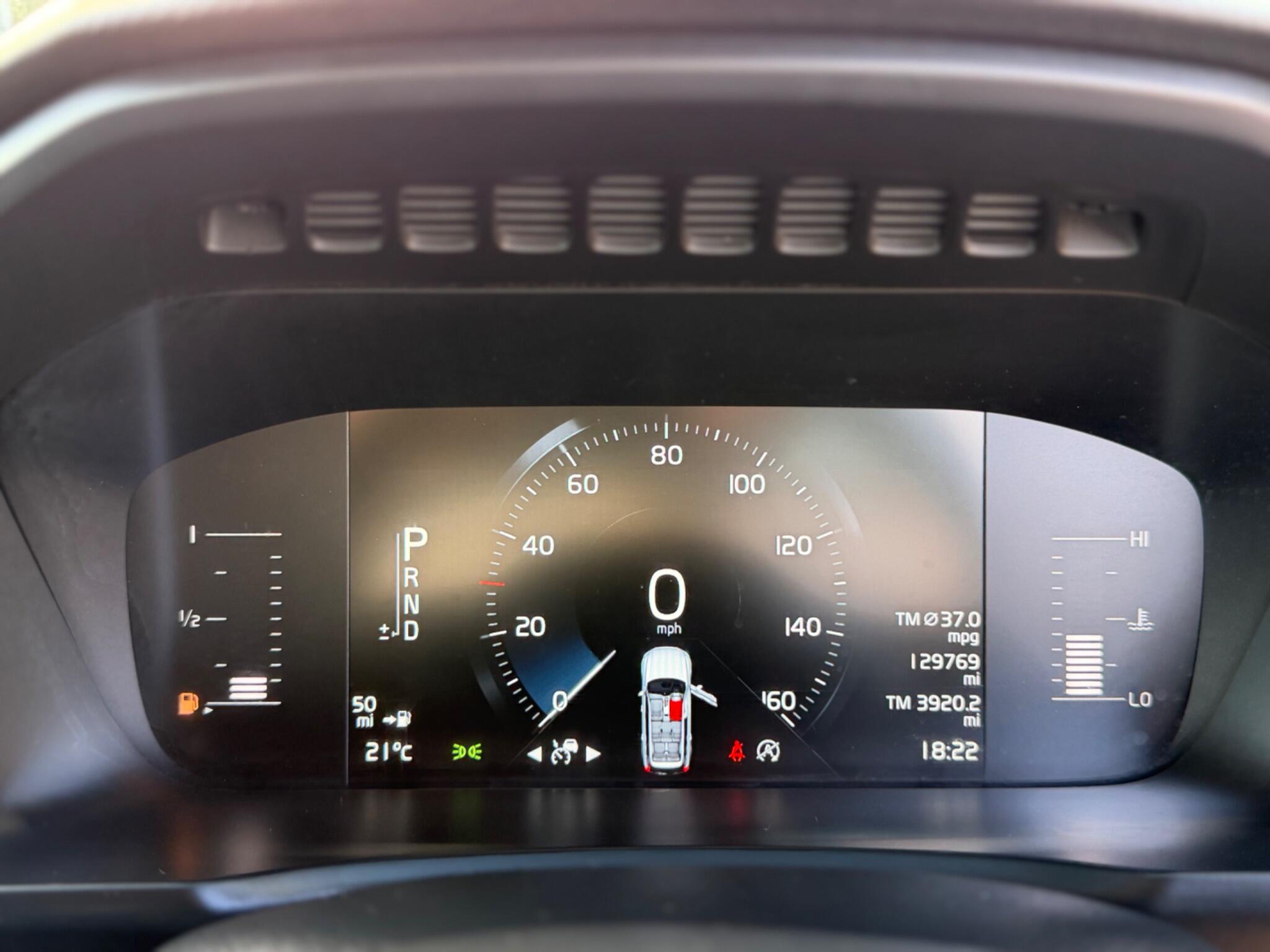 Volvo XC90 view 38