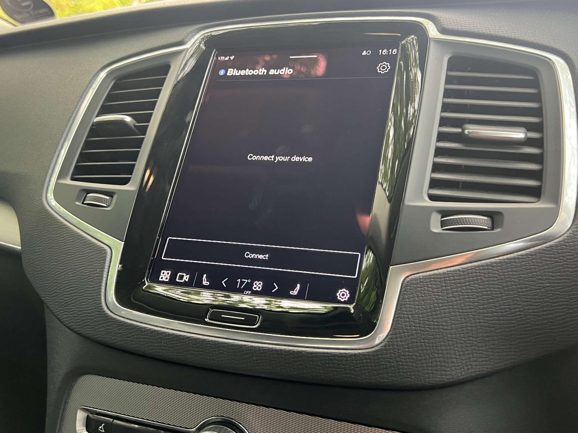 Volvo XC90 view 57