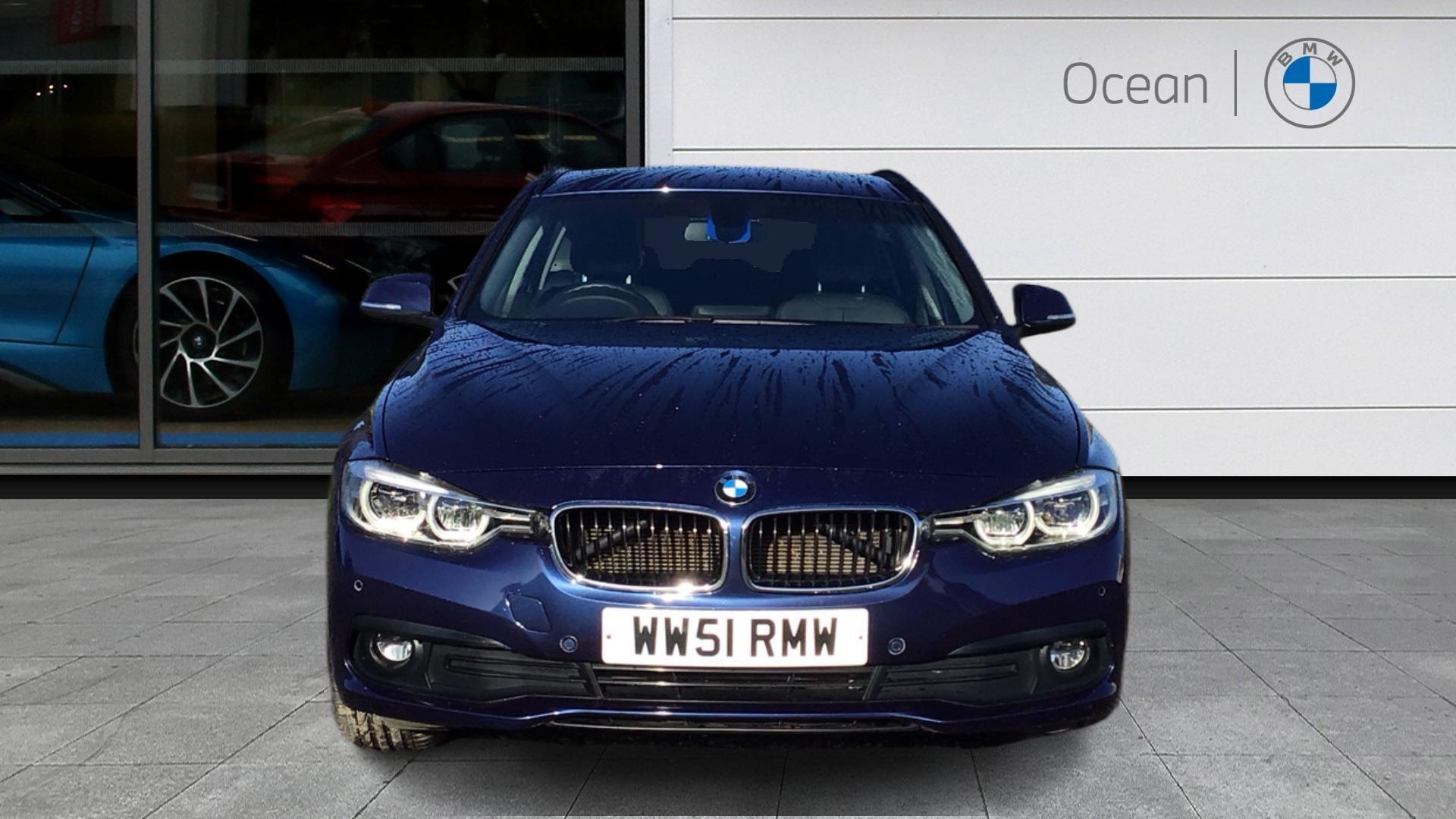 BMW 3 Series view 16