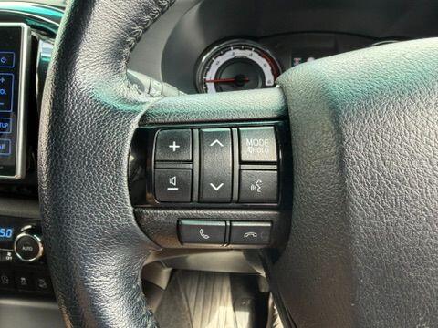 Toyota Hilux view 25