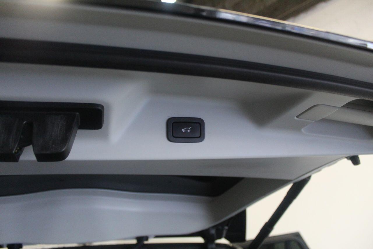 Land Rover Range Rover view 24