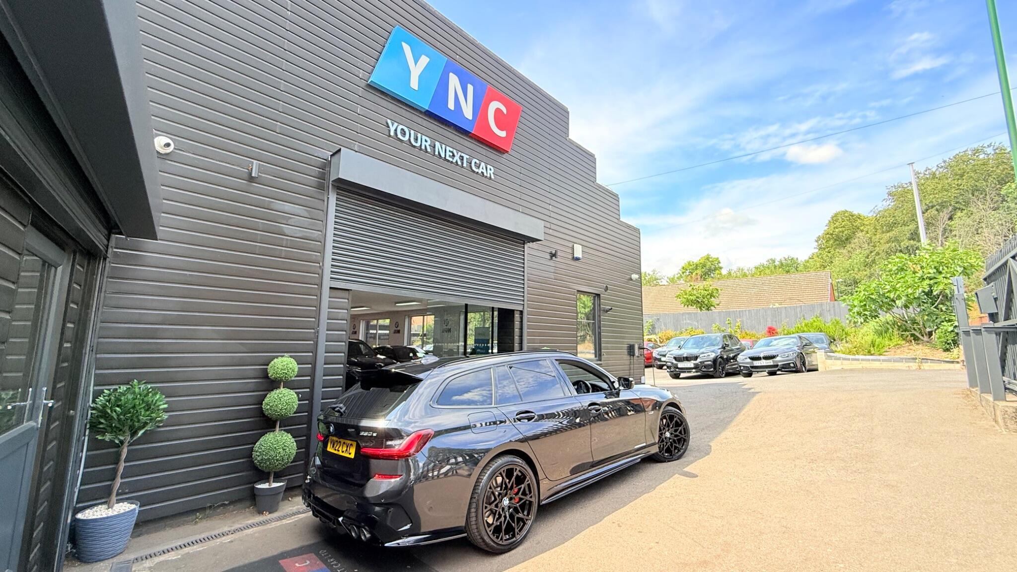 BMW 3 Series view 18
