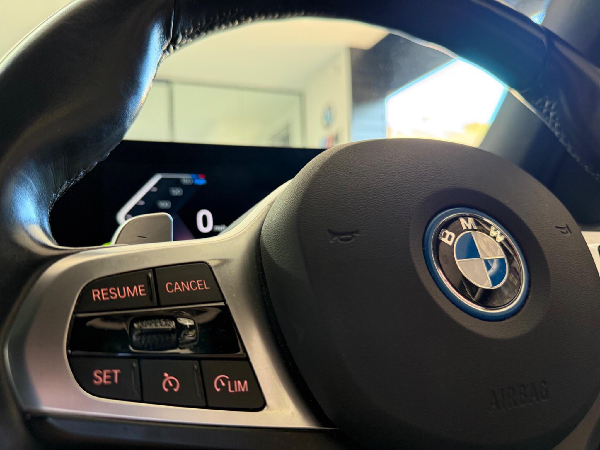 BMW 3 Series view 18