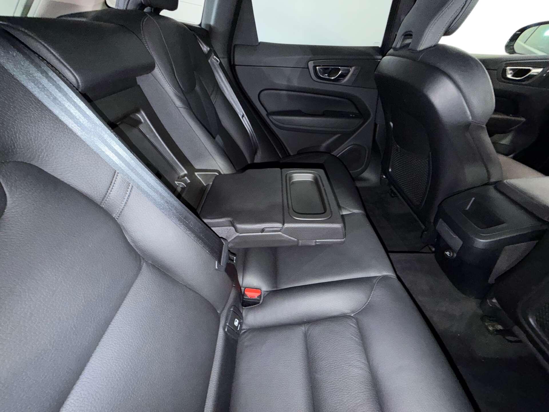 Volvo XC60 view 60