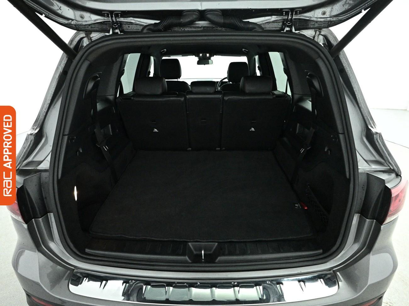 Mercedes-Benz GLB view 28