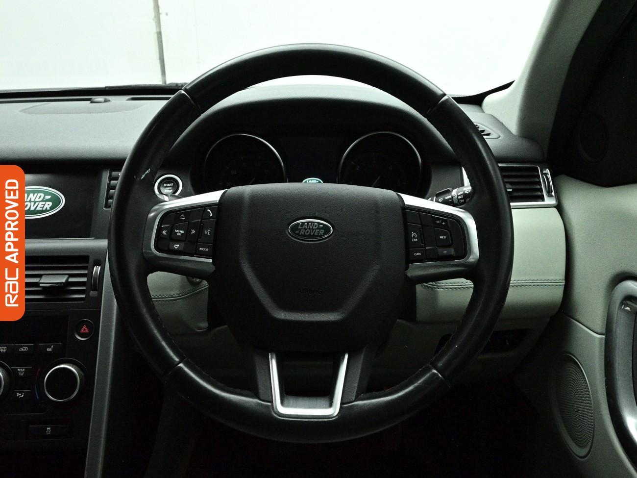 Land Rover Discovery Sport view 9