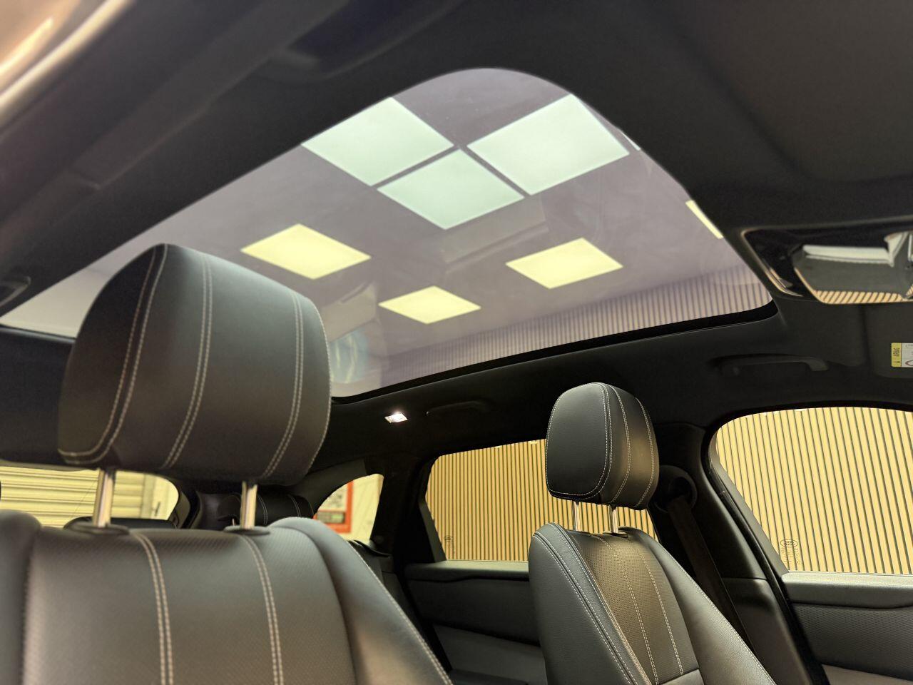 Land Rover Range Rover Velar view 28