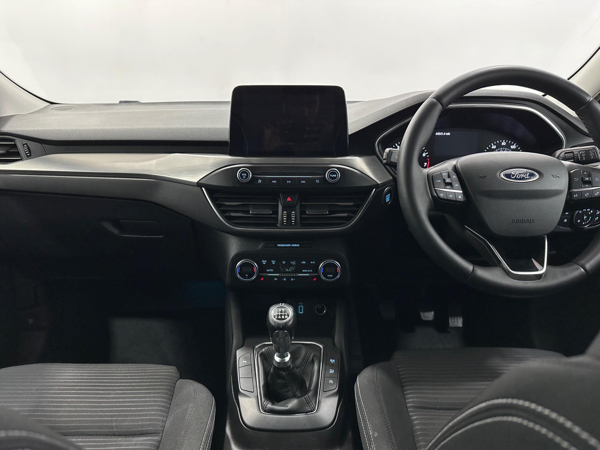 Ford Focus view 20