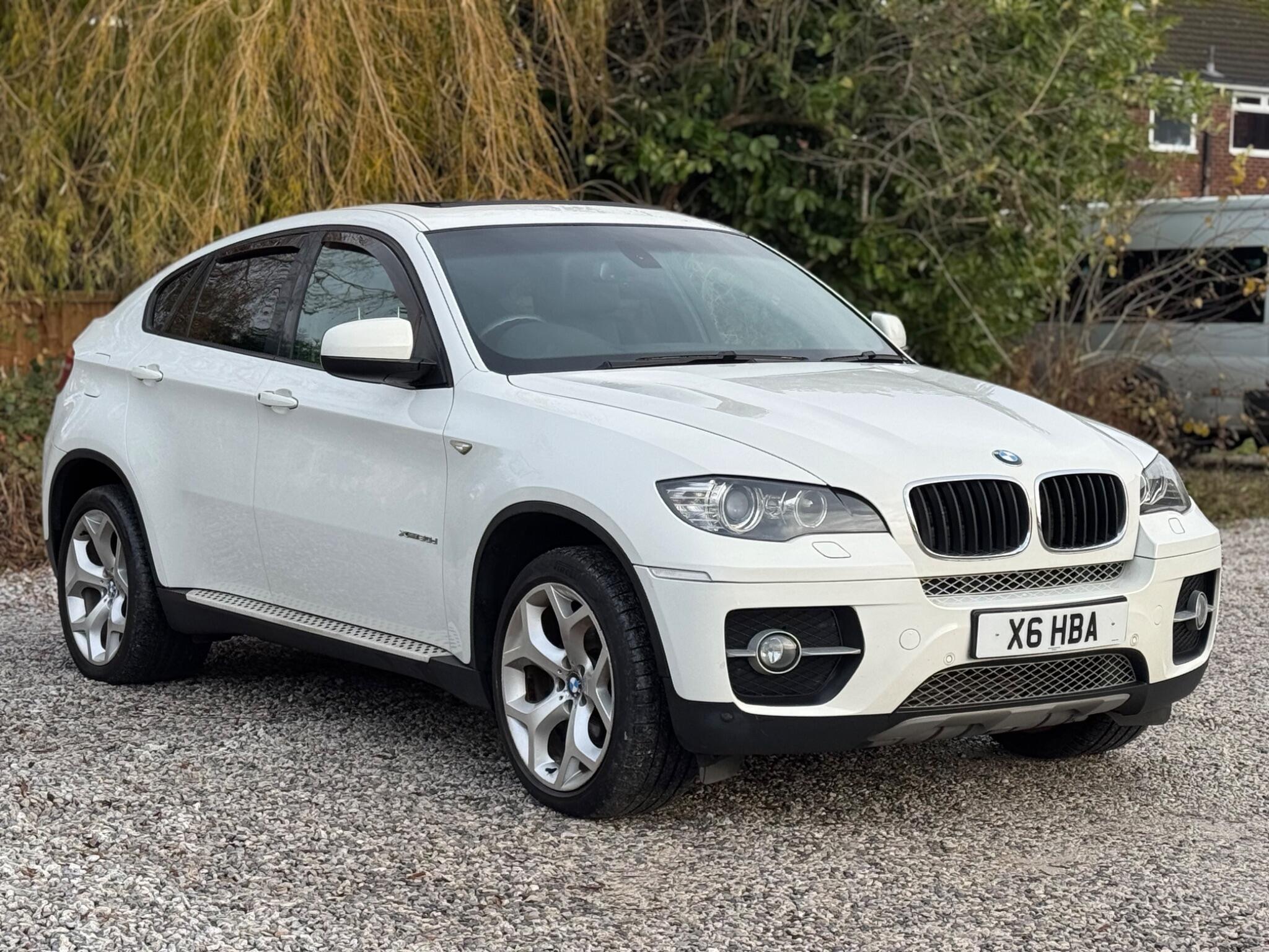 BMW X6 view 3