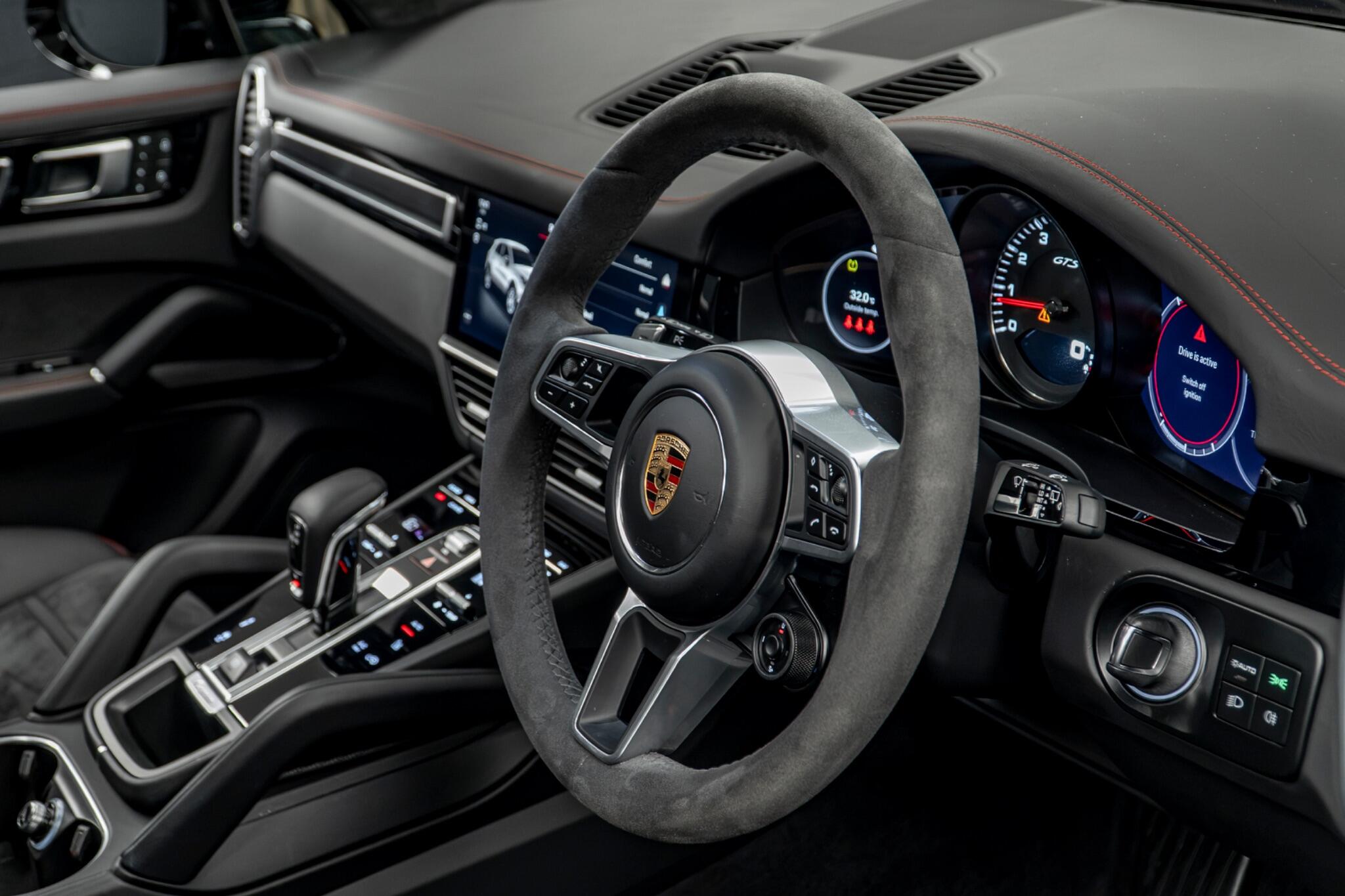 Porsche Cayenne view 28