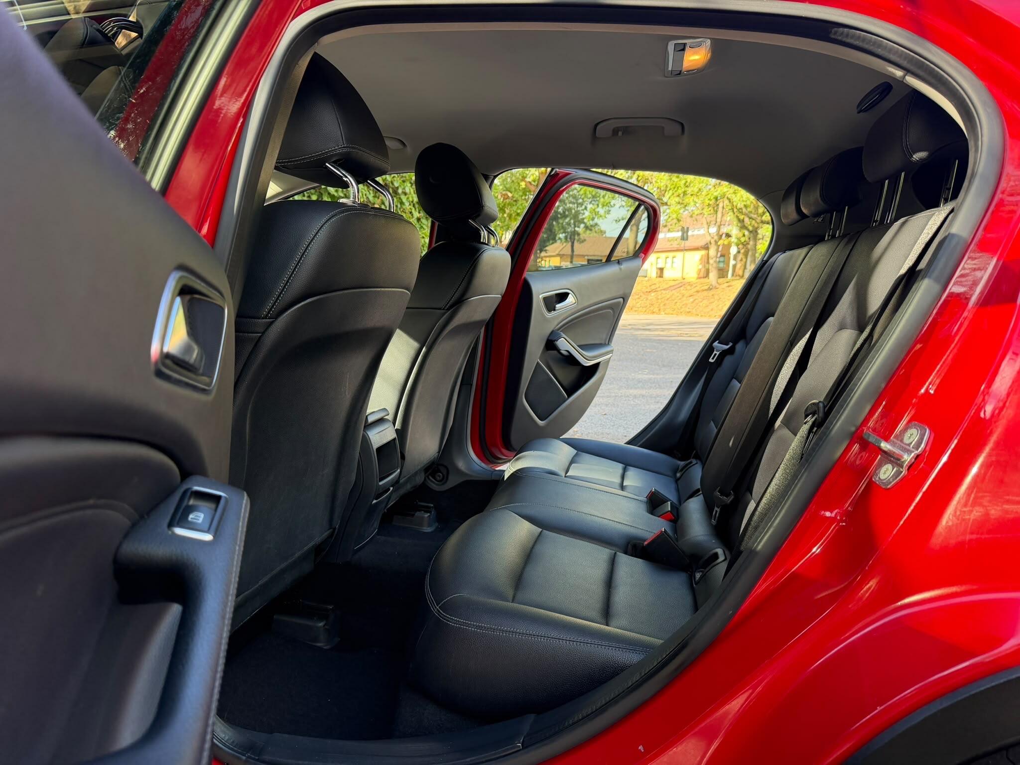 Mercedes-Benz Gla view 18