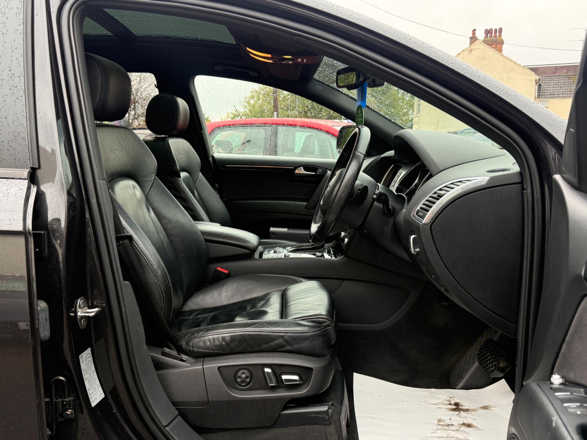 Audi Q7 - Image 31