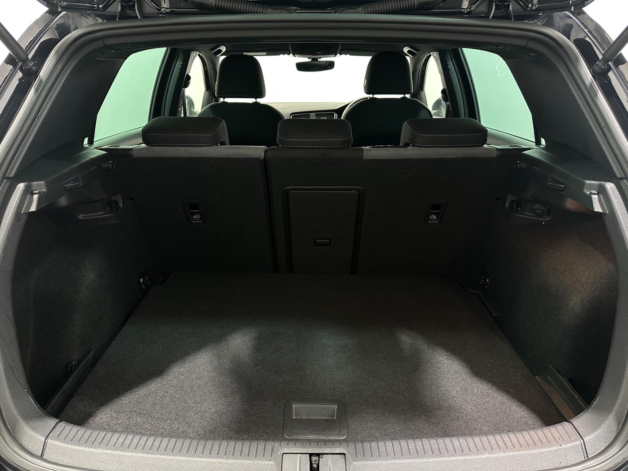 Volkswagen Golf view 48