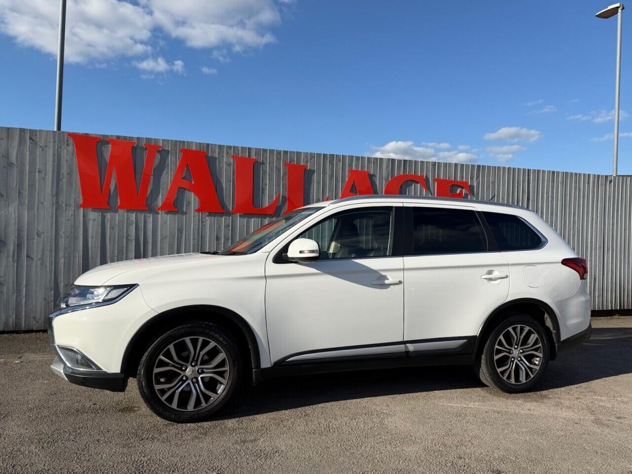 Mitsubishi Outlander view 5