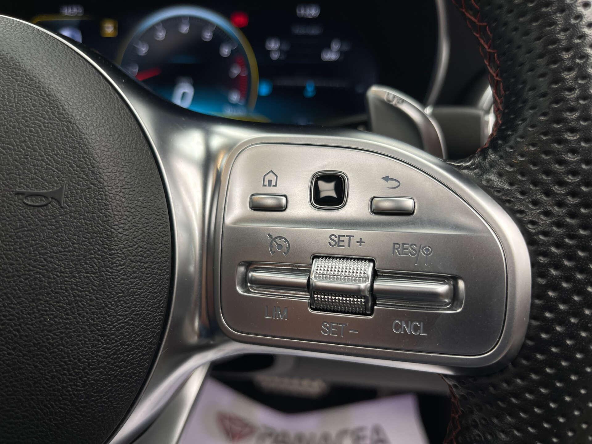 Mercedes-Benz C Class view 24