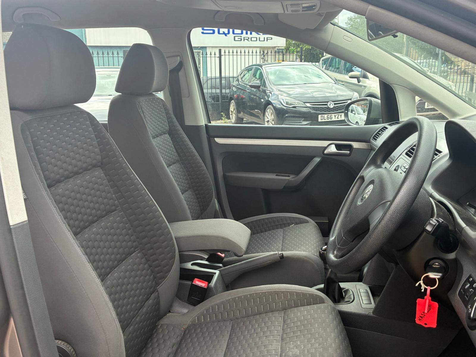 Volkswagen Touran view 12