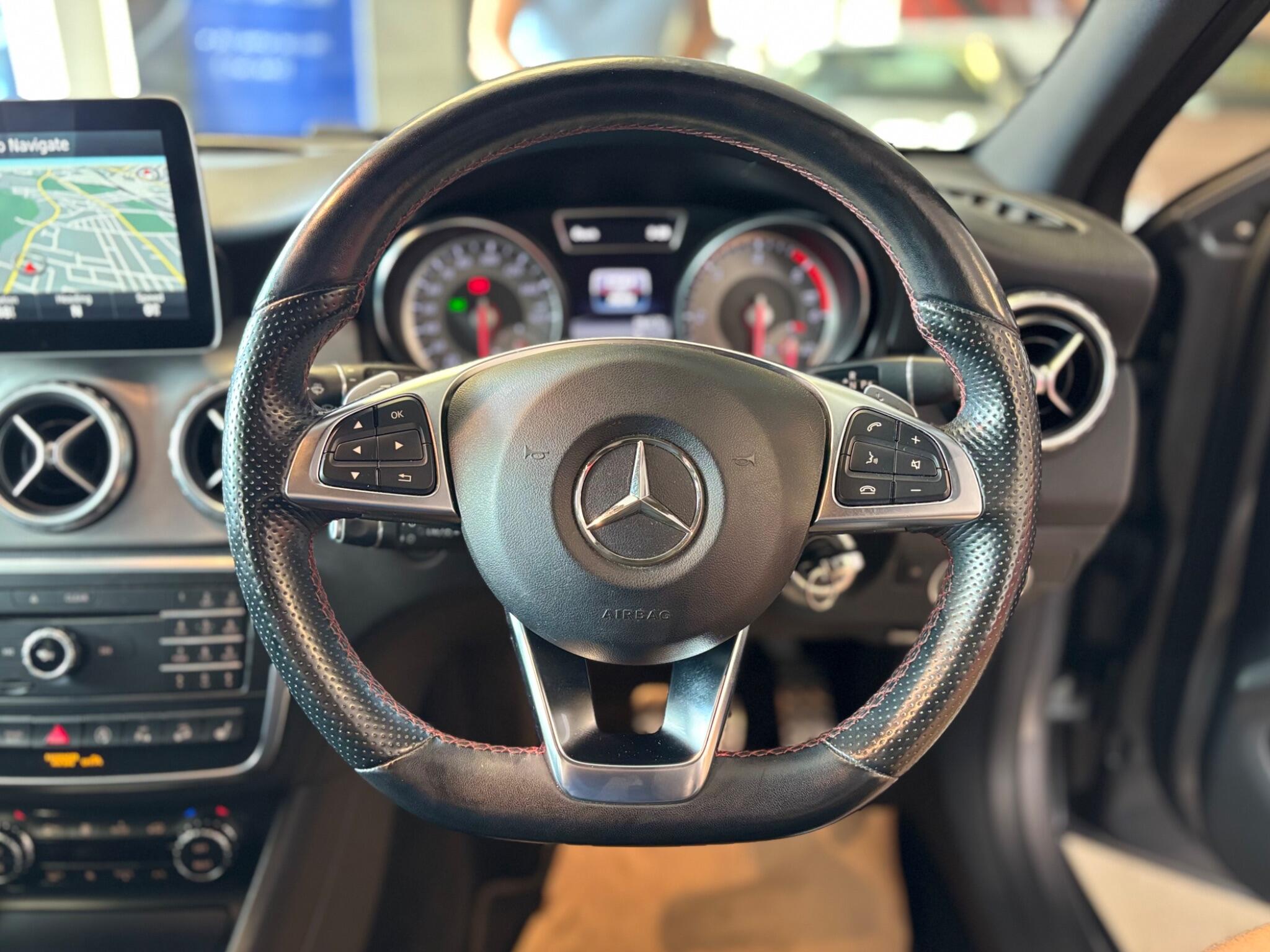 Mercedes-Benz Gla view 27
