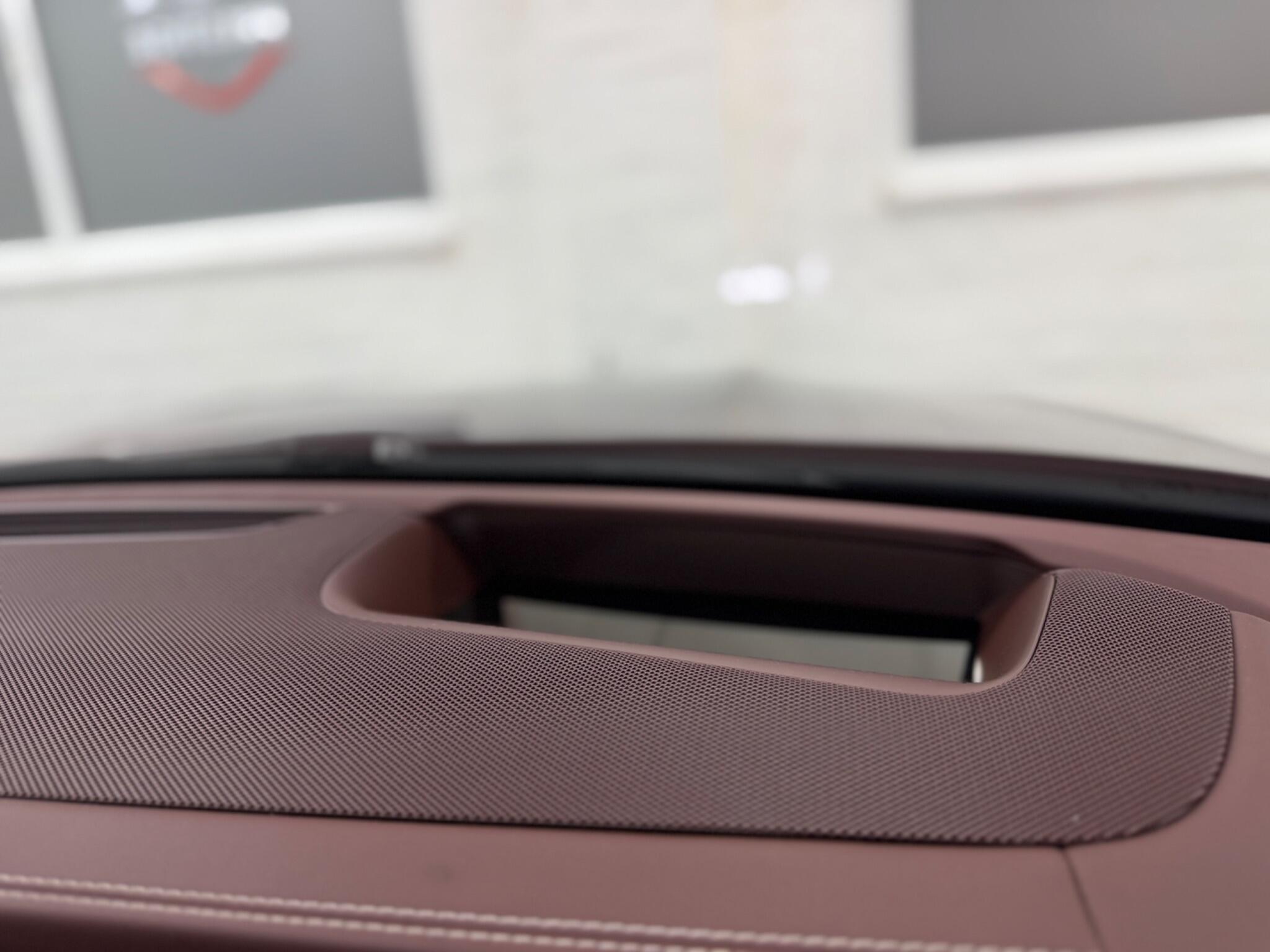 Mercedes-Benz GLS view 24