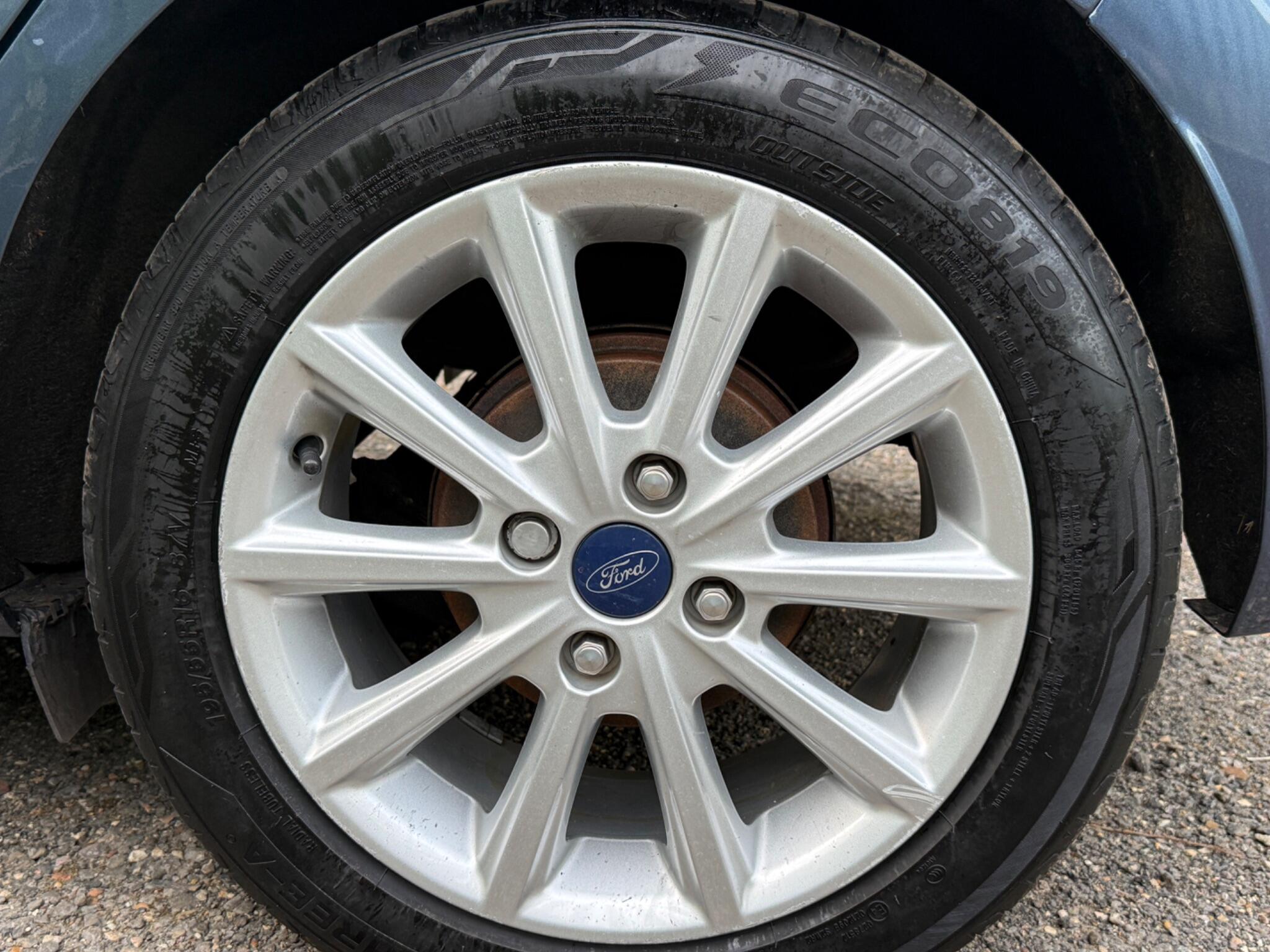 2019 Ford Fiesta image 32