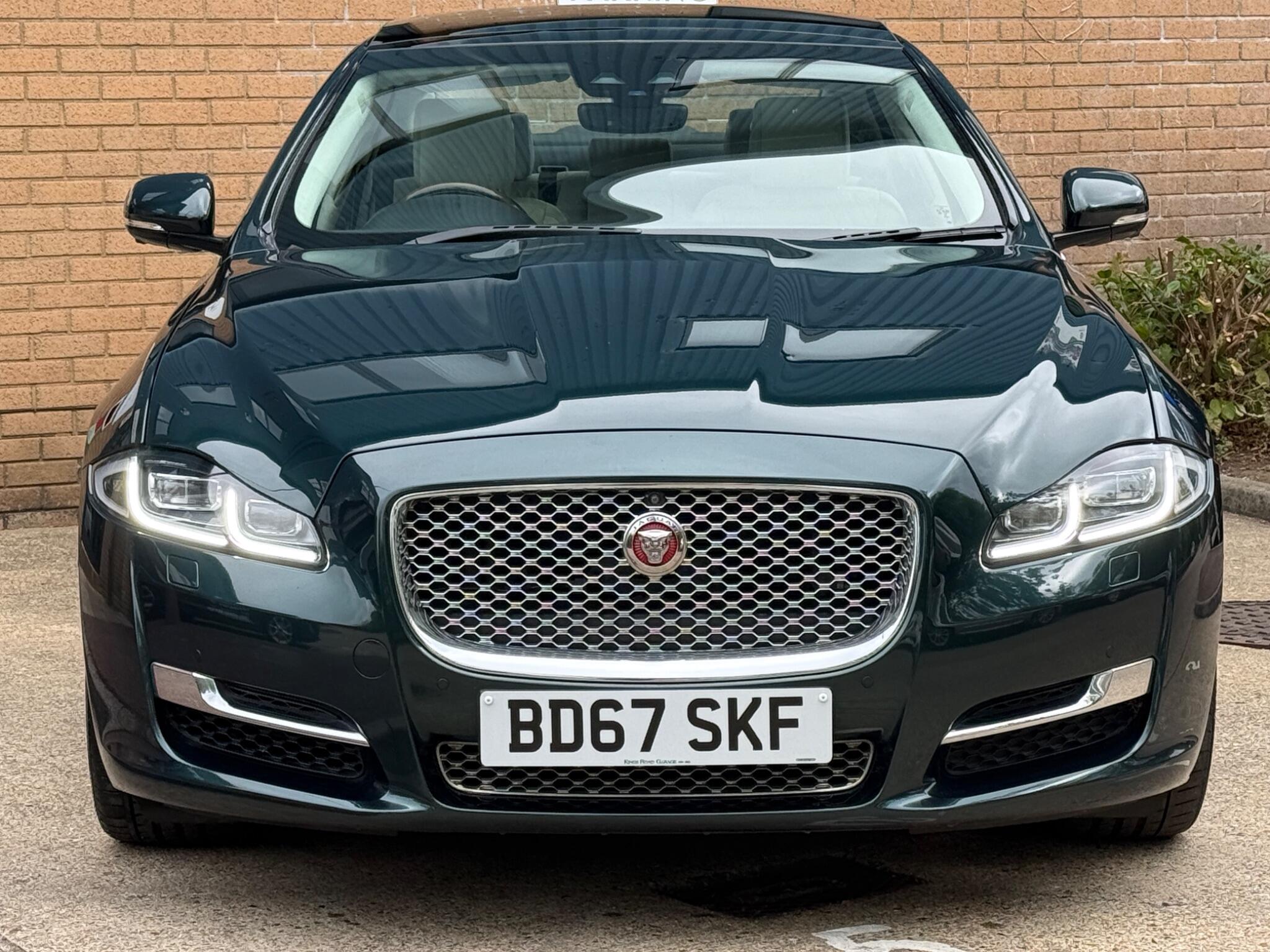 Jaguar XJ view 5