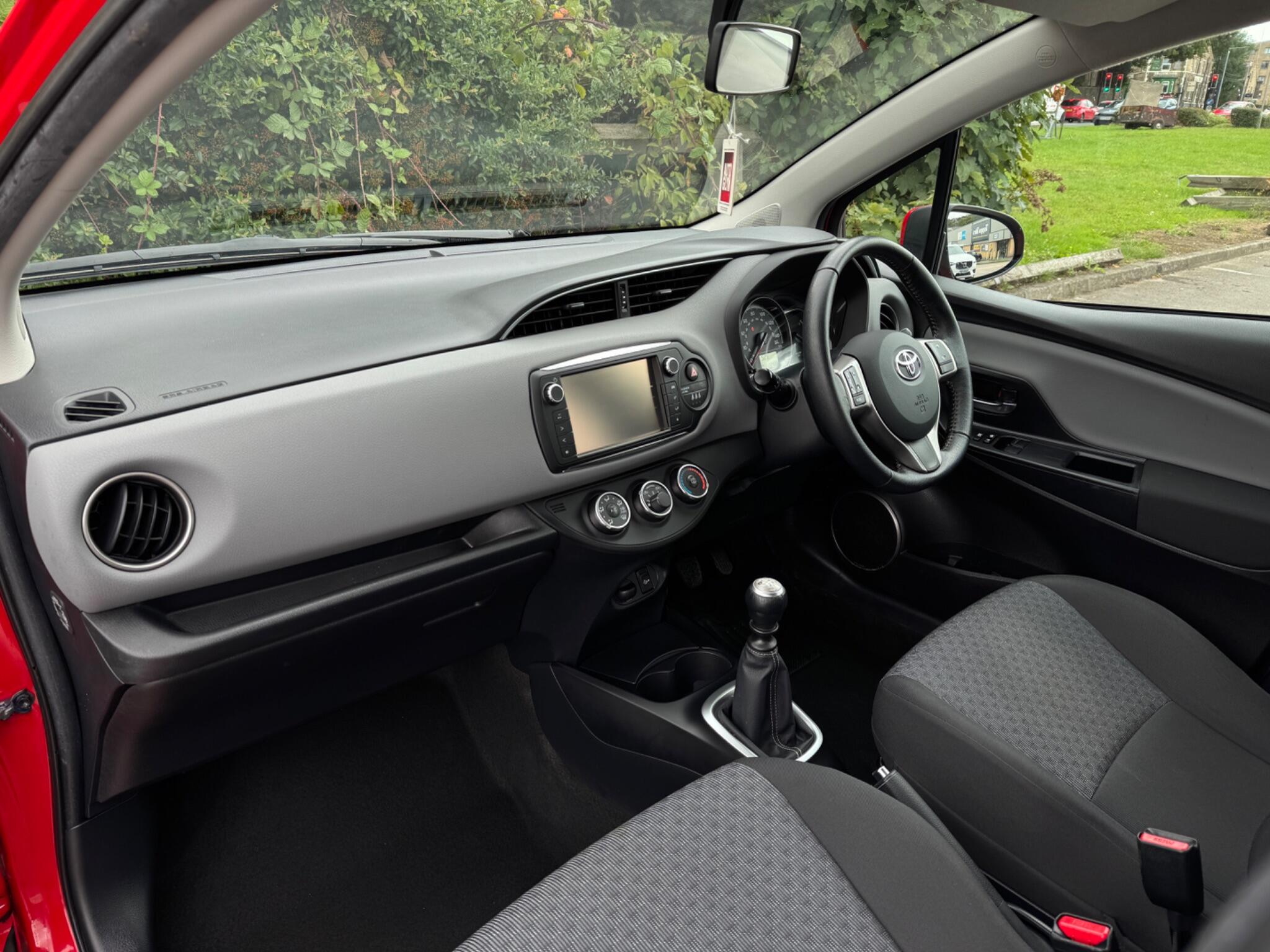 Toyota Yaris view 16