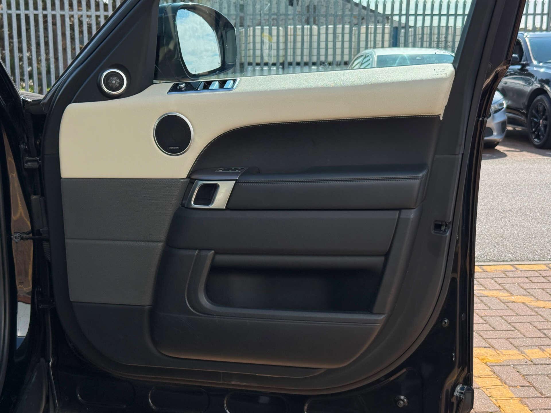 Land Rover Range Rover Sport view 22