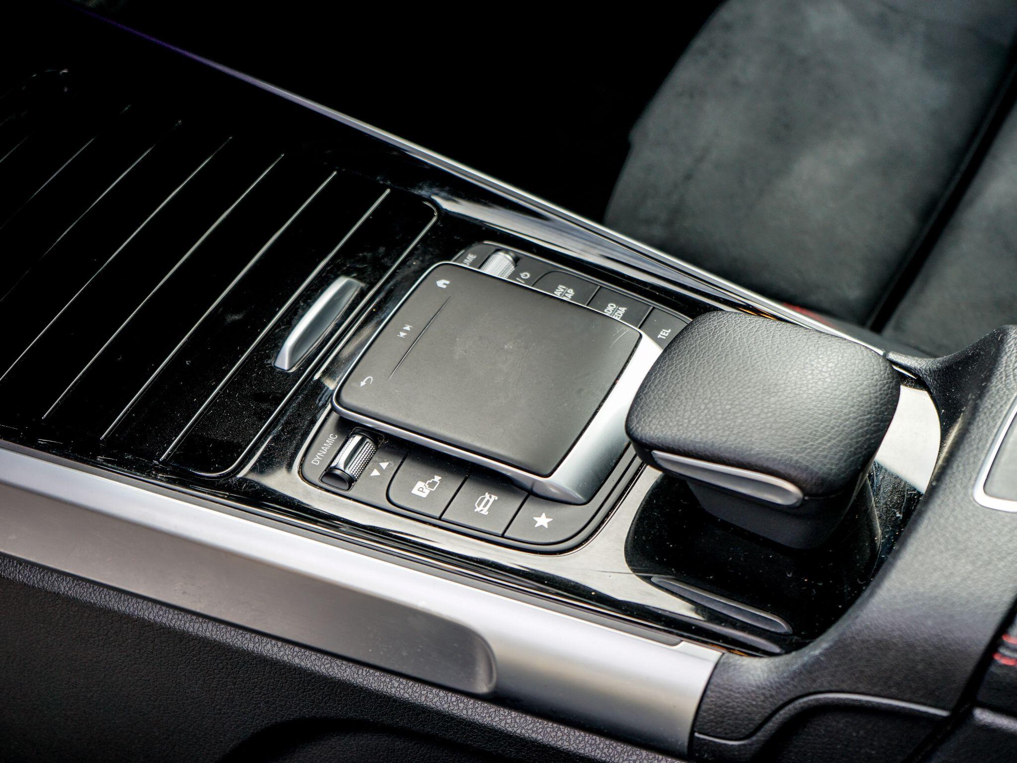 Mercedes-Benz GLB view 20