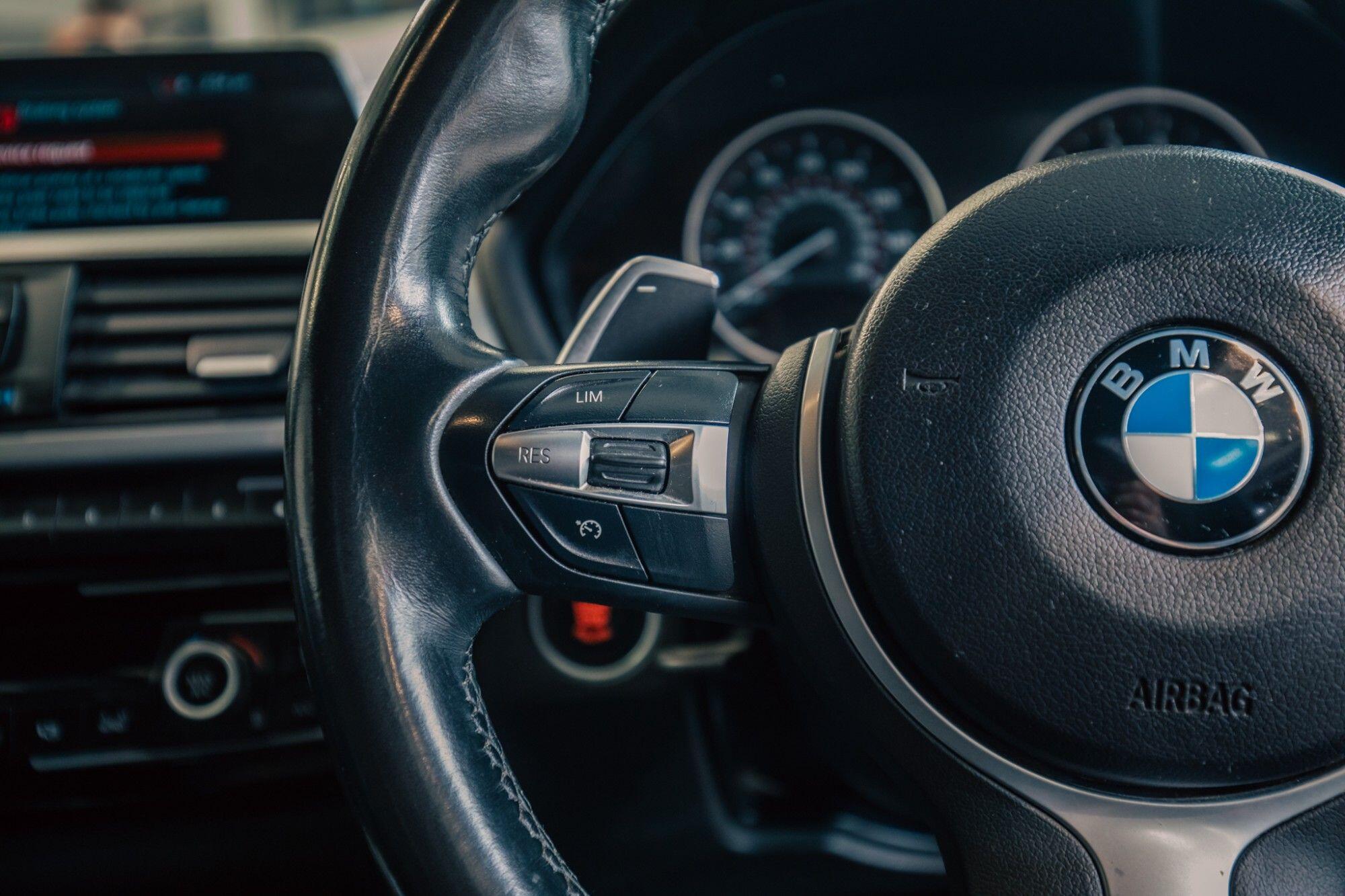 BMW 3 Series view 9