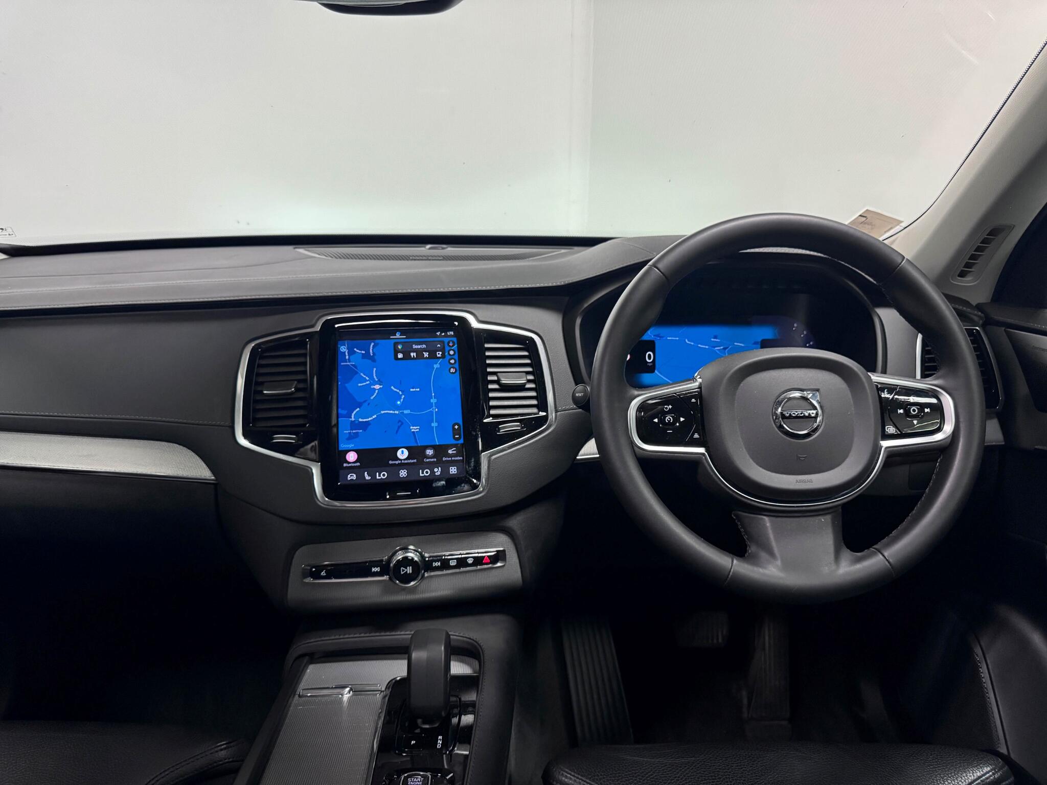 Volvo XC90 view 35