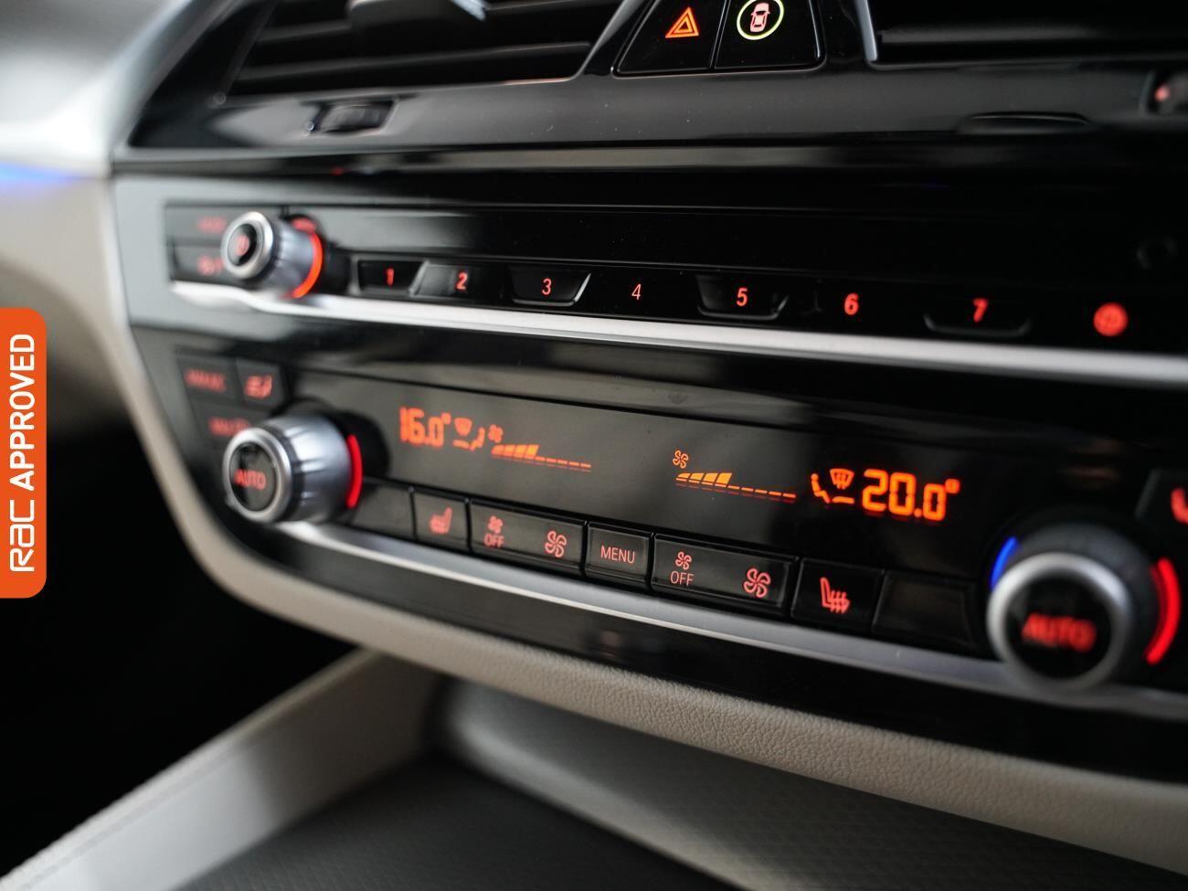 BMW 5 Series view 17