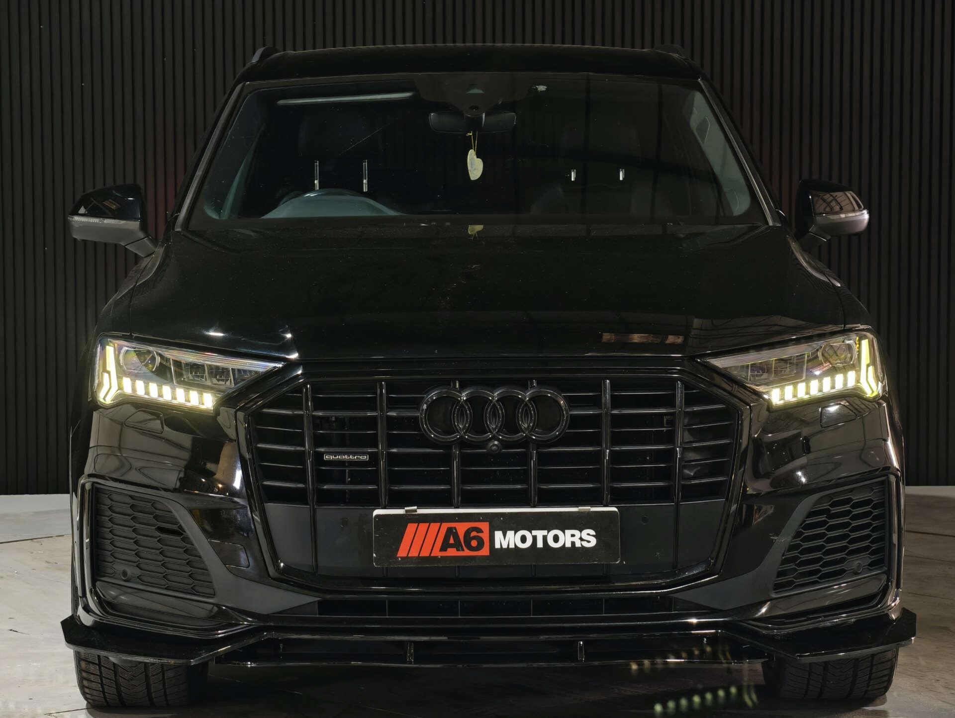 Audi Q7 view 9