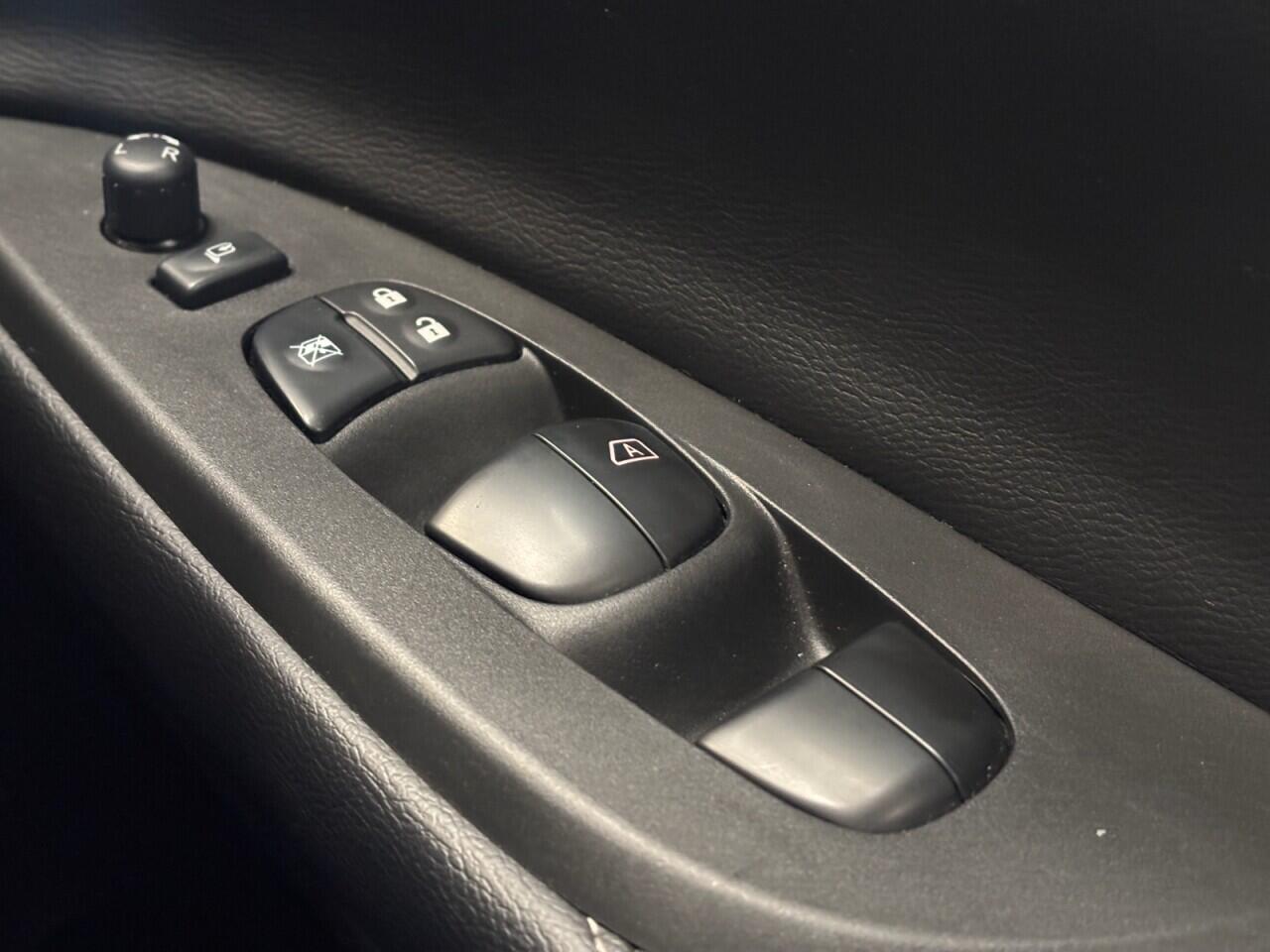 Nissan Pulsar view 37