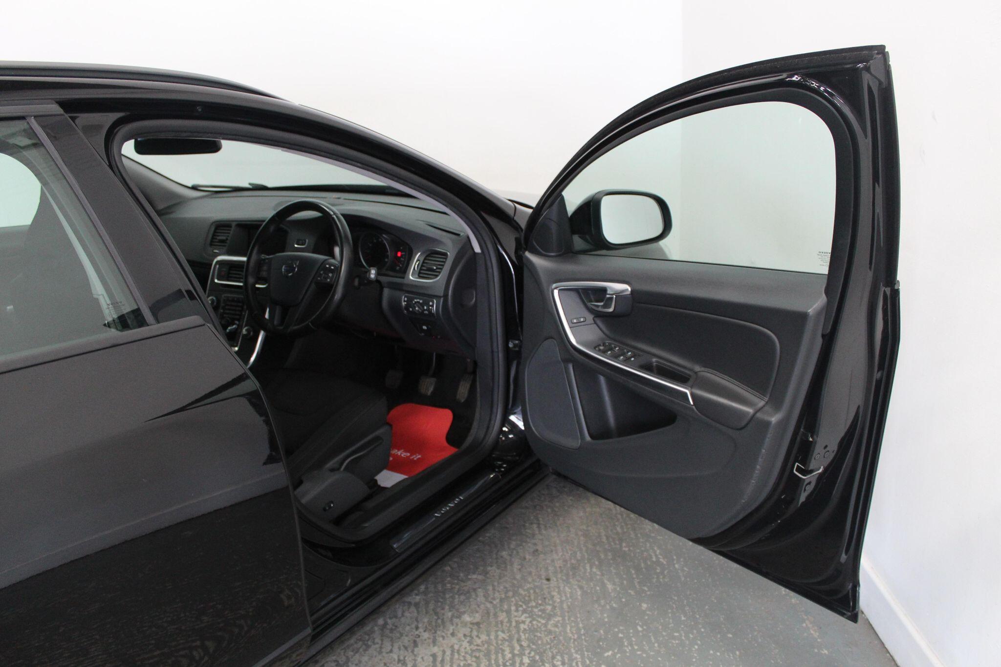 Volvo V60 view 24