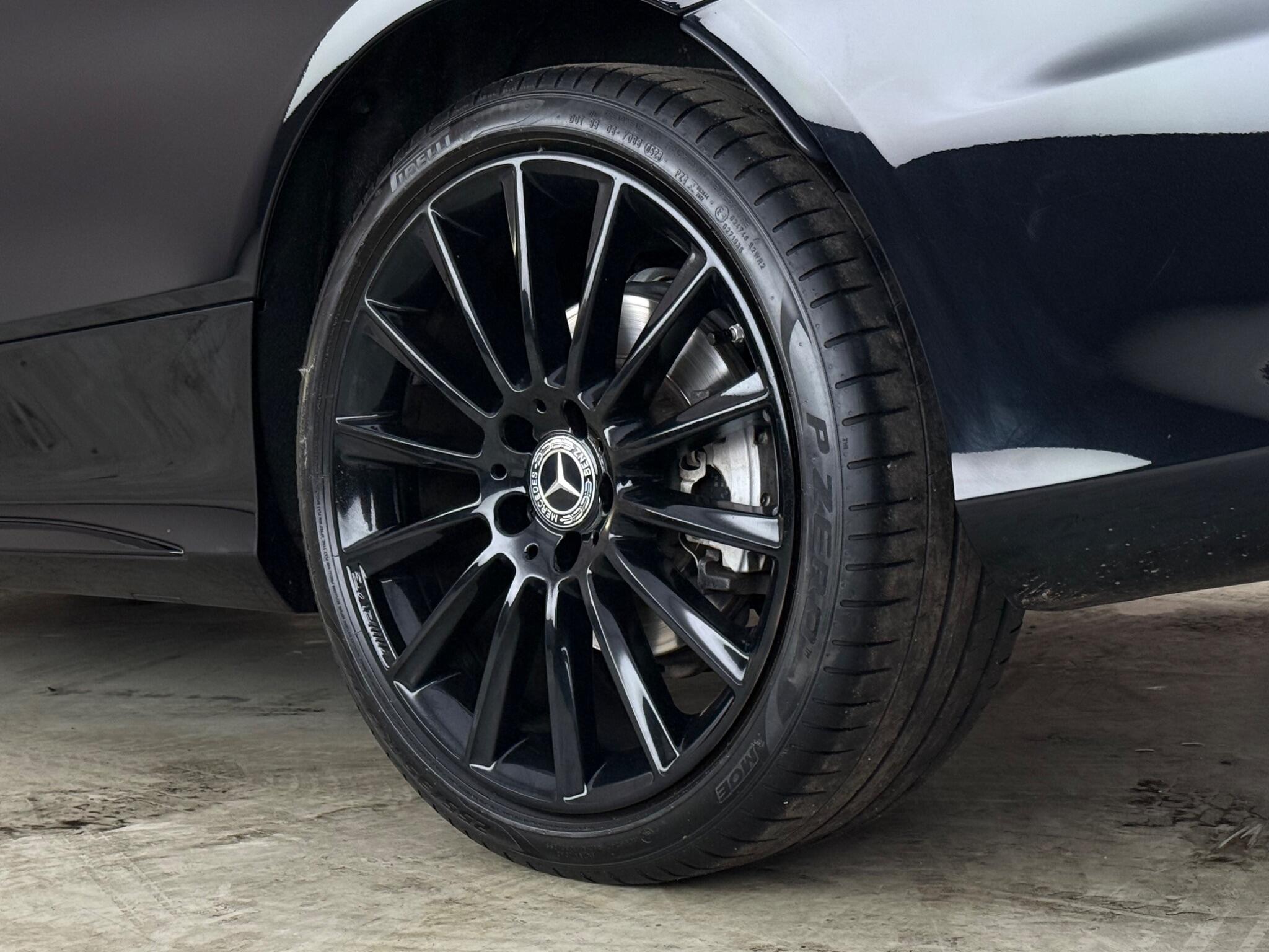 Mercedes-Benz C-Class view 9
