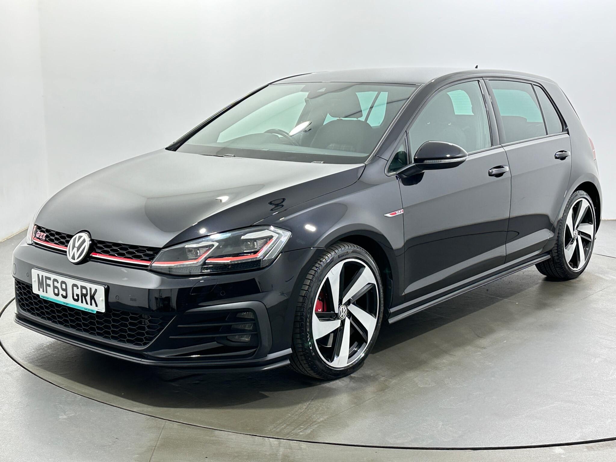 Volkswagen Golf view 4