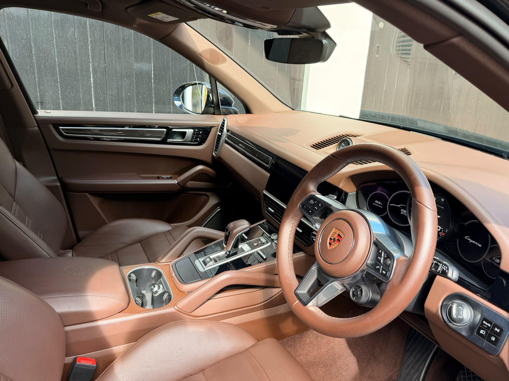 Porsche Cayenne view 23