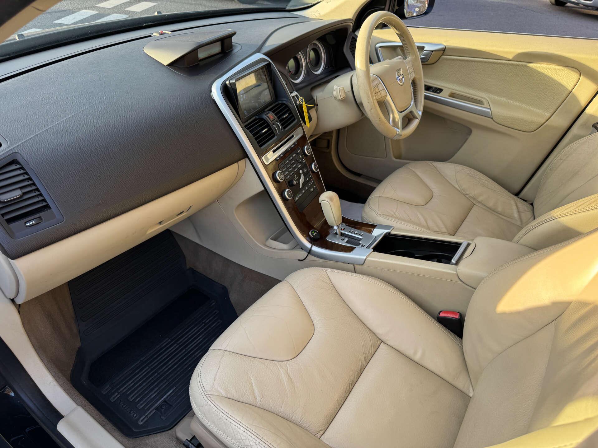 Volvo XC60 view 16