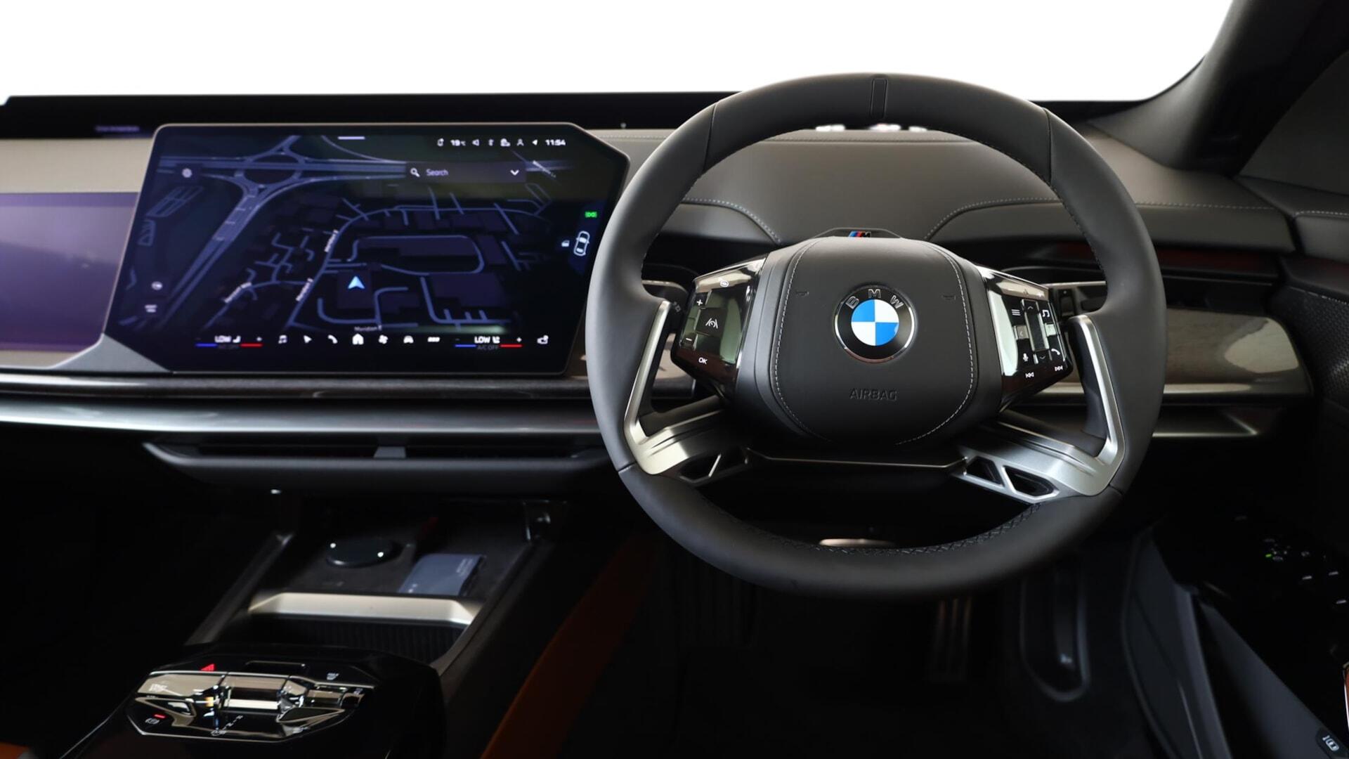 BMW XM view 5