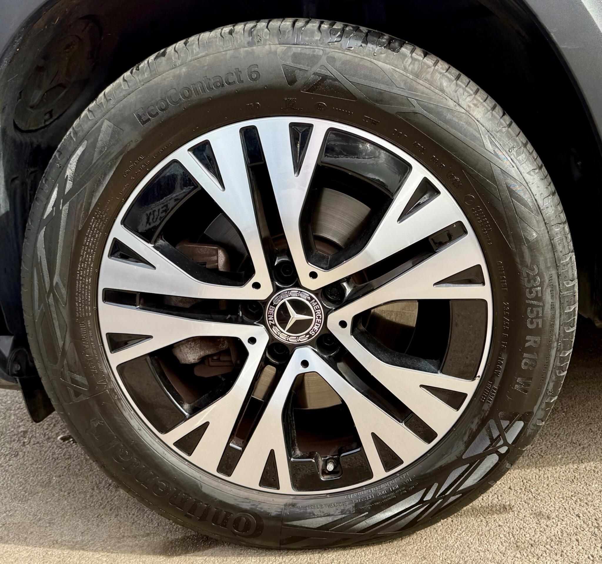 Mercedes-Benz GLB view 23