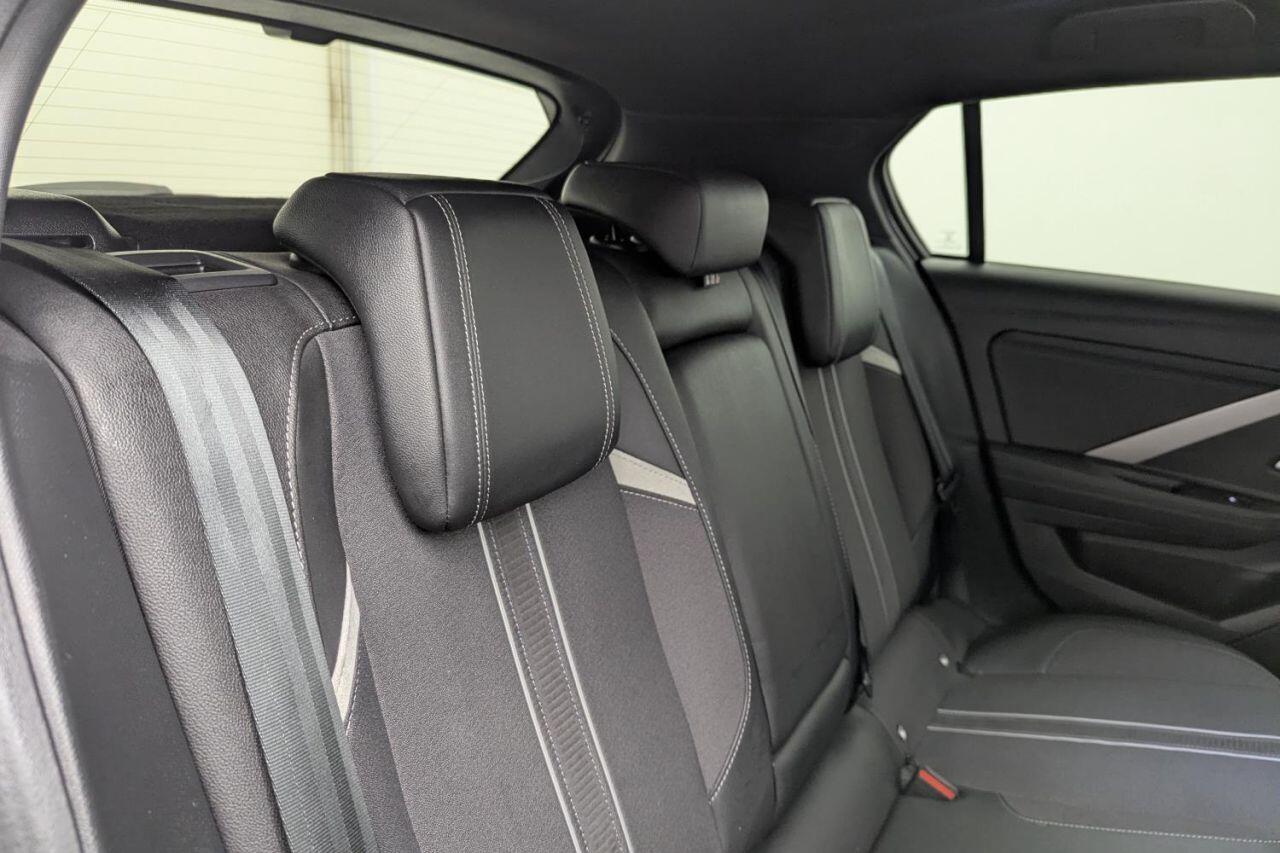 Vauxhall Astra view 19