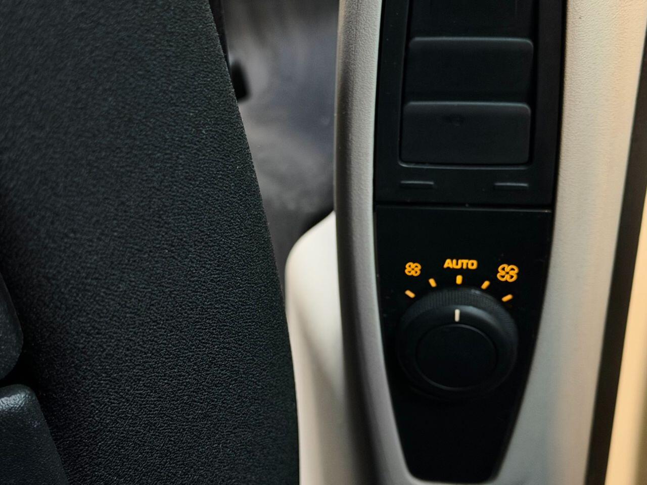 Citroen Grand C4 Picasso view 28