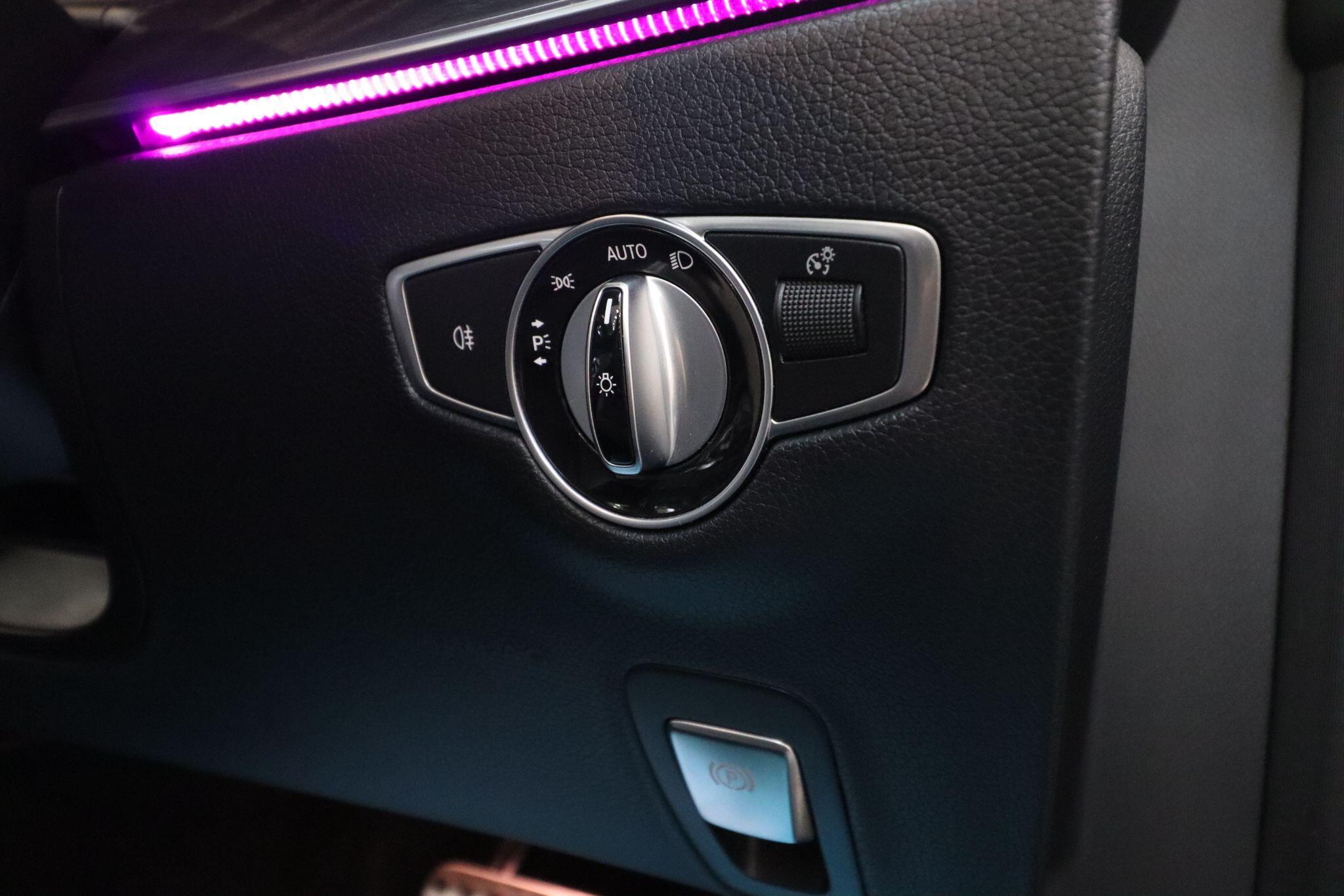 Mercedes-Benz E Class view 26