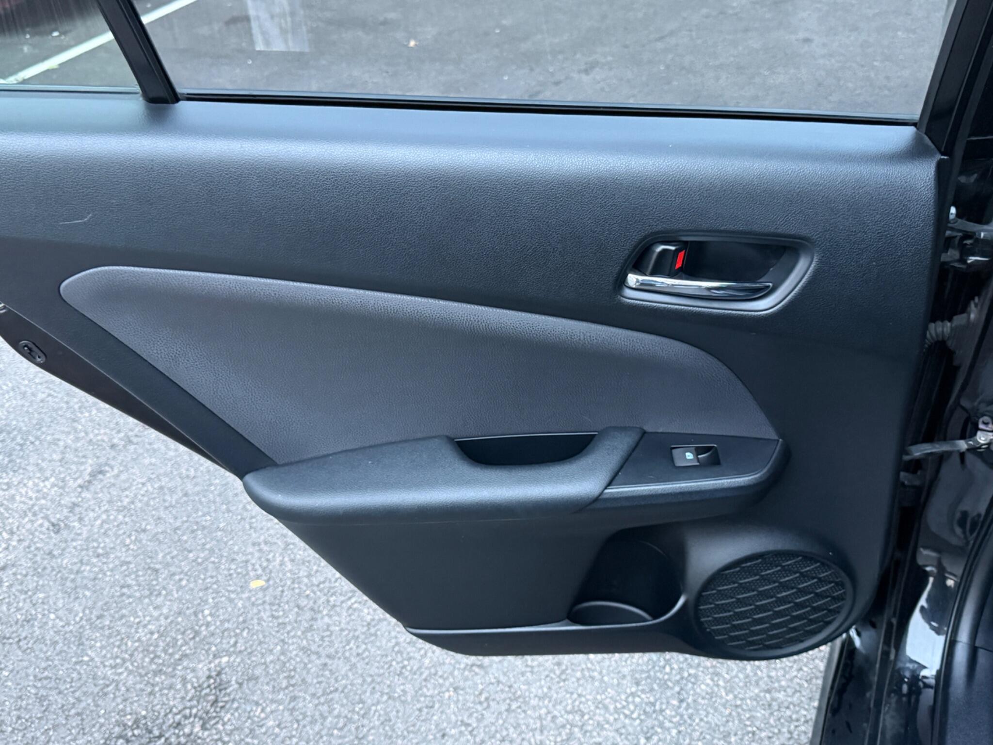 Toyota Prius - Image 30