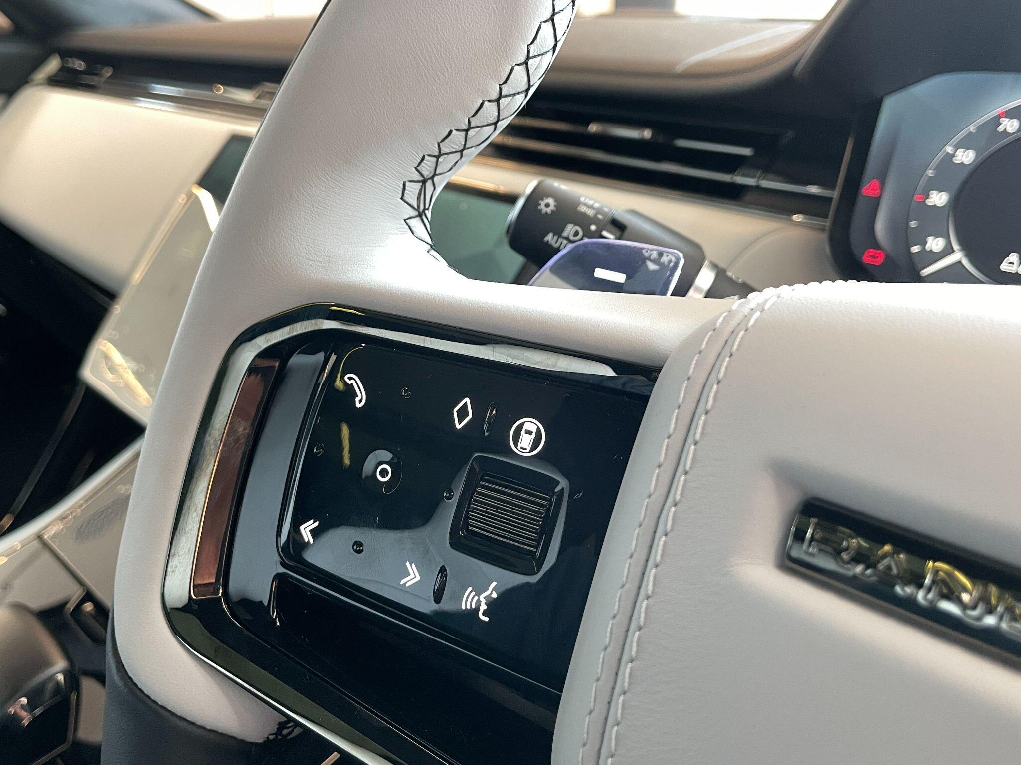 Land Rover Range Rover Sport view 15