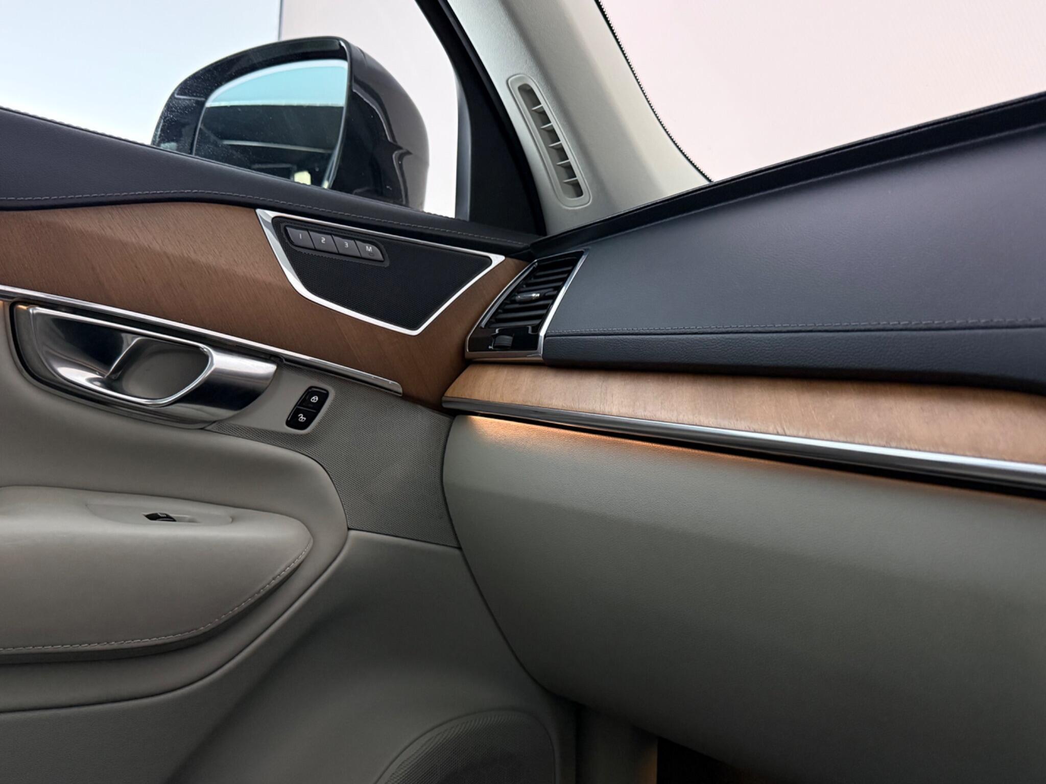 Volvo XC90 view 20