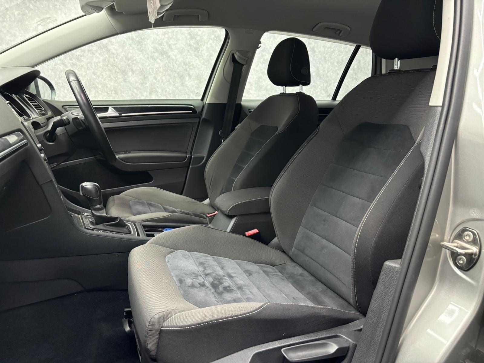 Volkswagen Golf view 10