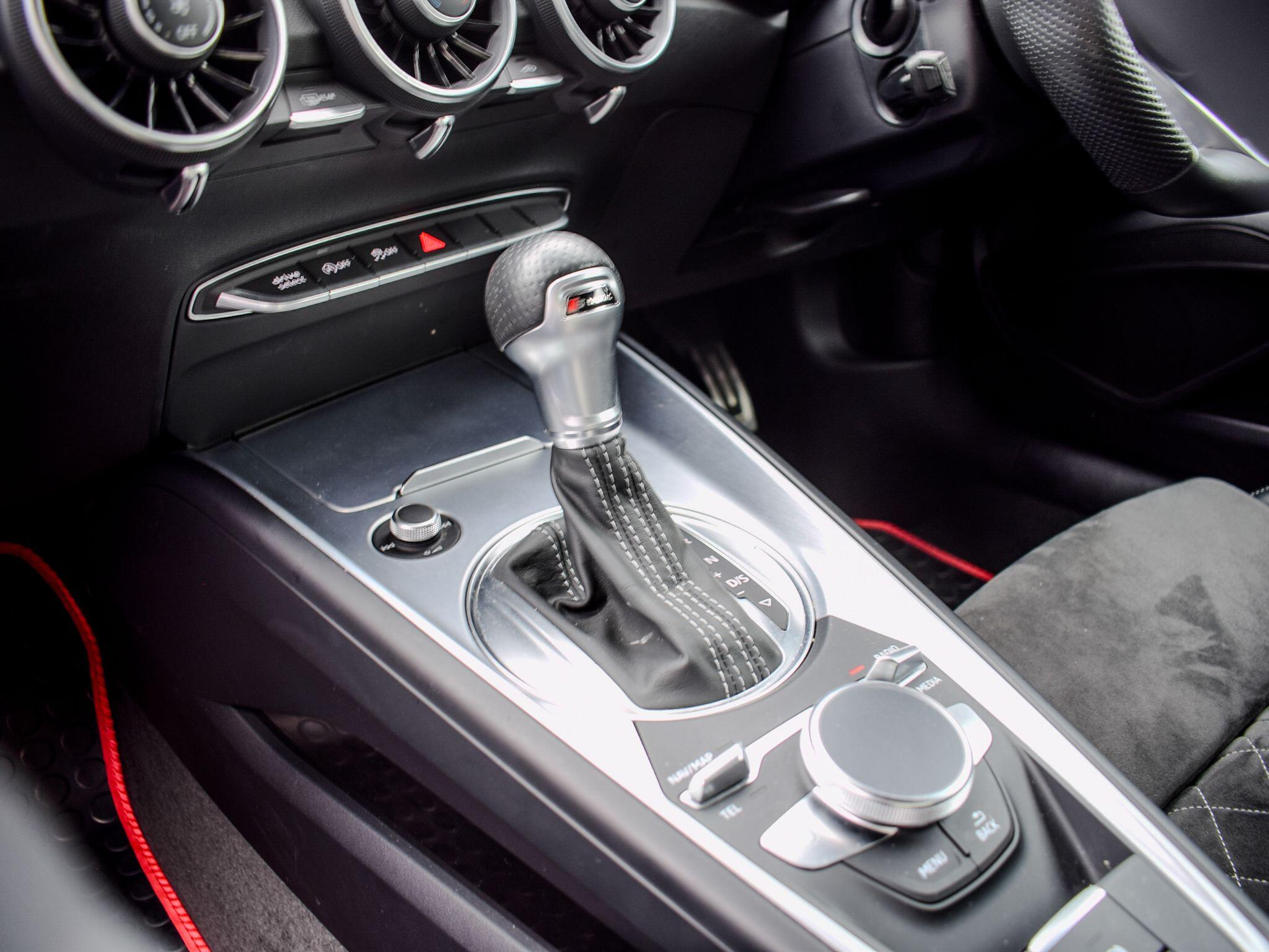 Audi TT view 18