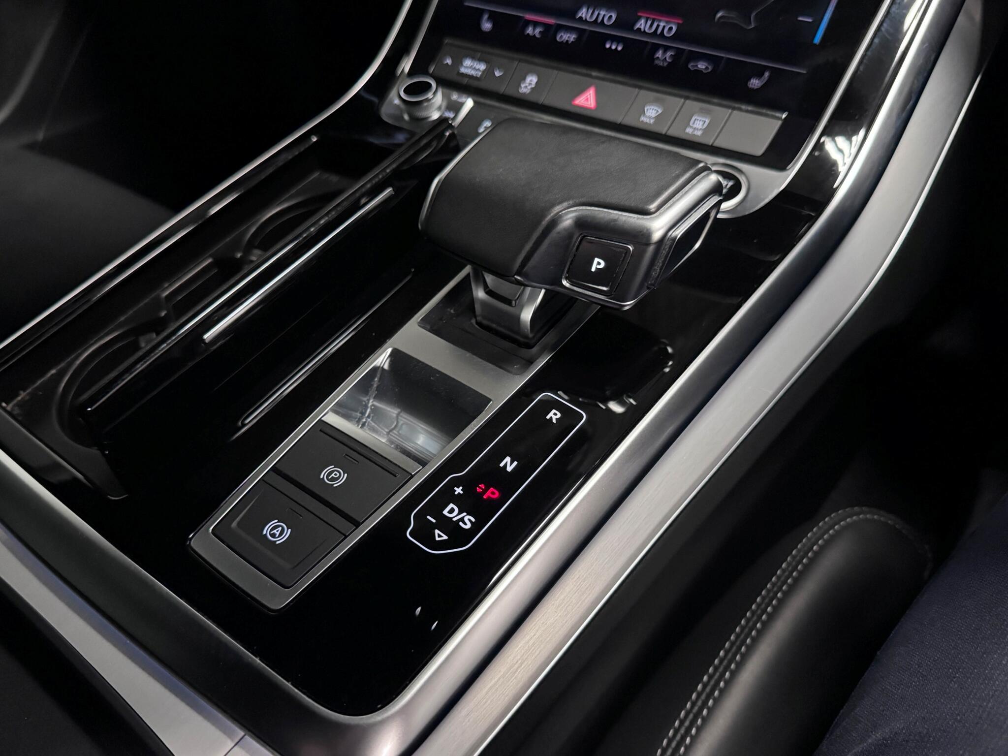Audi Q7 view 41