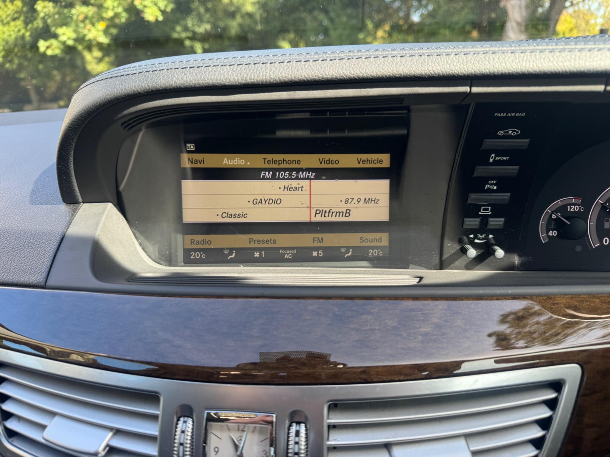 Mercedes-Benz S-Class view 53