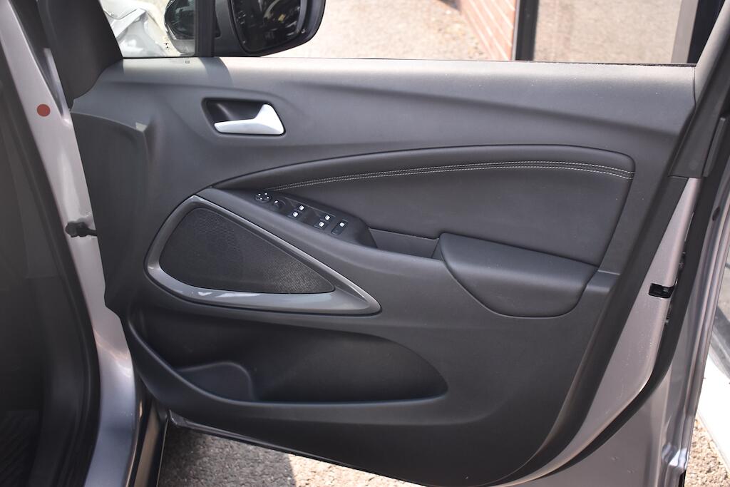 Vauxhall Crossland view 28